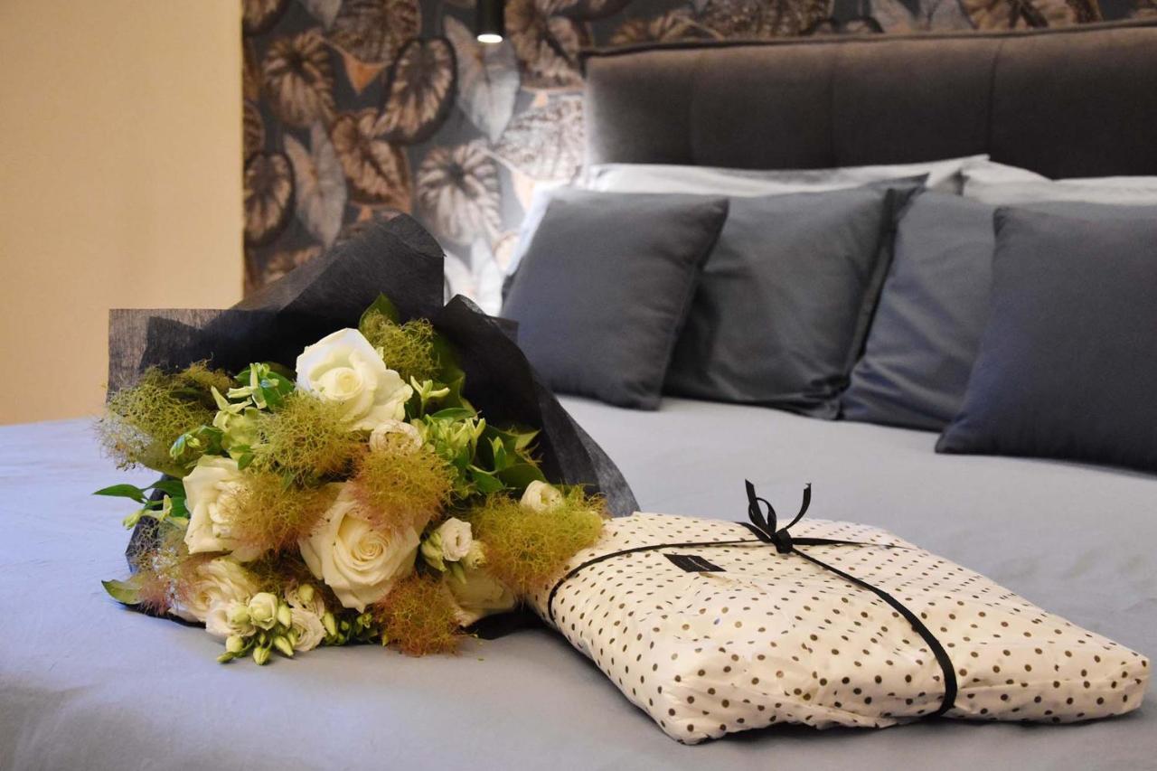 Nuova Cafe' Suite Salice Terme Exterior photo